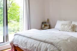 Cozy 2bdrm w/ Pond View - Best Location! - Image 3