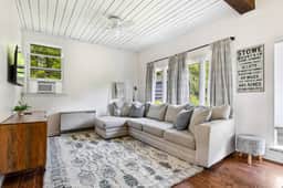 Cozy 2bdrm w/ Pond View - Best Location! - Image 4